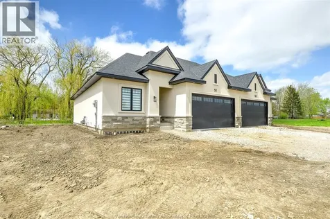19 Mulberry Court Amherstburg ON N9V 1N3