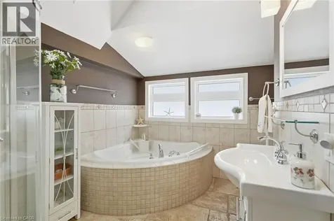 735 Sandy Bay Road Dunnville ON N1A 2W6