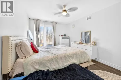 9 Bayside Avenue Hamilton ON L8H 7B3