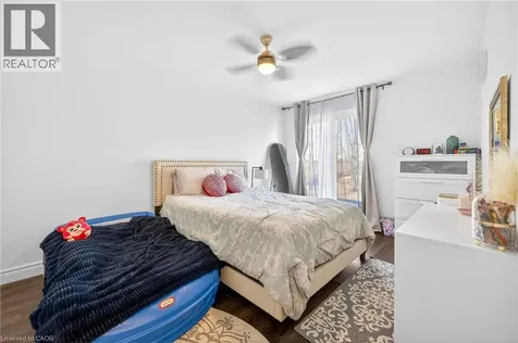 9 Bayside Avenue Hamilton ON L8H 7B3