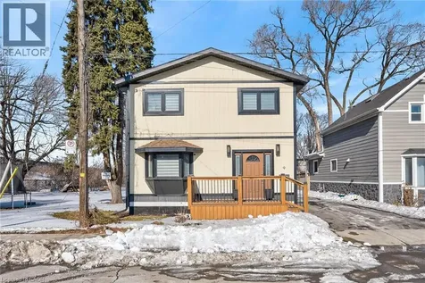 9 Bayside Avenue Hamilton ON L8H 7B3