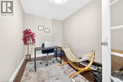 9 Bayside Avenue Hamilton ON L8H 7B3