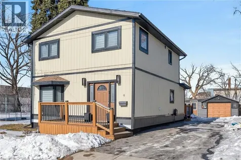 9 Bayside Avenue Hamilton ON L8H 7B3