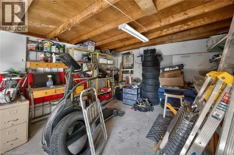 9 Bayside Avenue Hamilton ON L8H 7B3