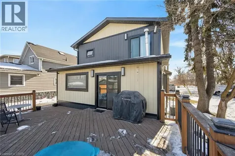 9 Bayside Avenue Hamilton ON L8H 7B3