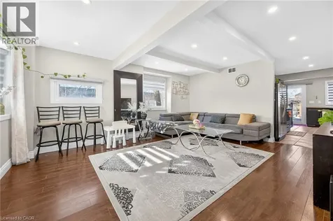 9 Bayside Avenue Hamilton ON L8H 7B3