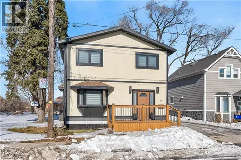 9 Bayside Avenue Hamilton ON L8H 7B3