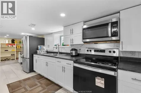 609 St. Joseph Windsor ON N9C 3H3