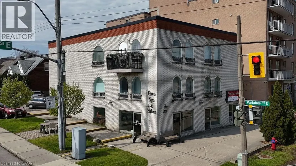 2328 King Street East Hamilton ON L8K 1X4