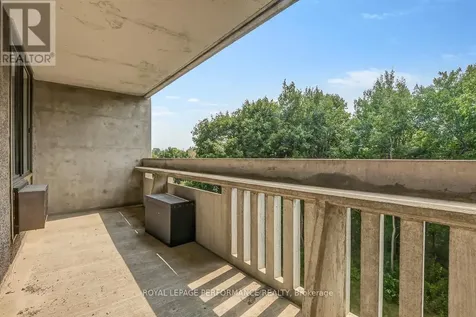 415 Greenview Avenue Ottawa ON K2B 8G5