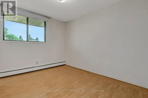 415 Greenview Avenue Ottawa ON K2B 8G5