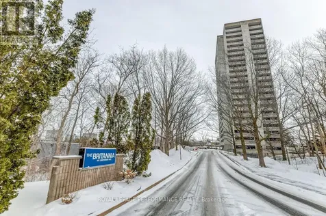 415 Greenview Avenue Ottawa ON K2B 8G5