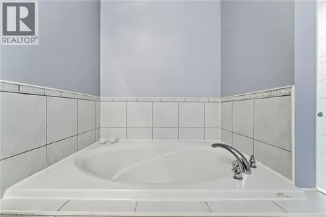 40 Wesleyan Court Ancaster ON L9G 5C7