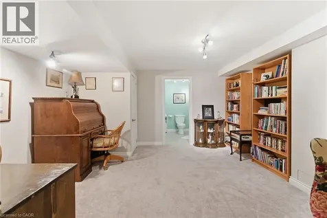 40 Wesleyan Court Ancaster ON L9G 5C7