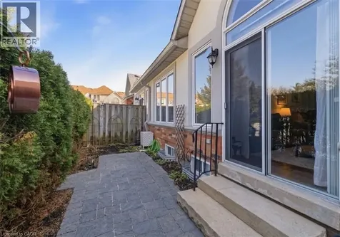 40 Wesleyan Court Ancaster ON L9G 5C7