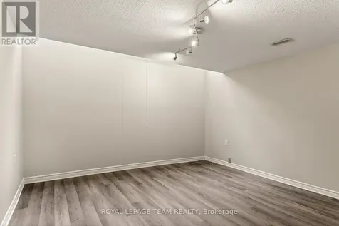 290 Cathcart Street Ottawa ON K1N 5C4
