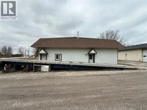 739 County Road 2 Lakeshore ON N0R 1A0