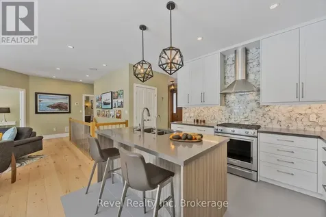 15 Stoney Road Tiny ON L9M 0H2