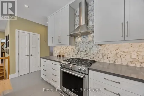 15 Stoney Road Tiny ON L9M 0H2