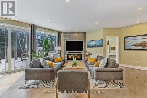 15 Stoney Road Tiny ON L9M 0H2