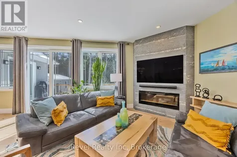 15 Stoney Road Tiny ON L9M 0H2