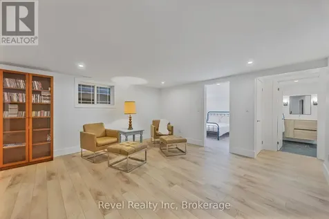 15 Stoney Road Tiny ON L9M 0H2