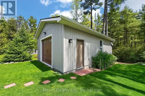 15 Stoney Road Tiny ON L9M 0H2