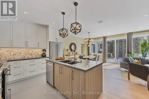 15 Stoney Road Tiny ON L9M 0H2