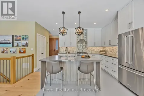 15 Stoney Road Tiny ON L9M 0H2