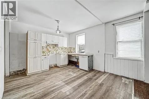 36 River Street Thorold ON L0S 1K0