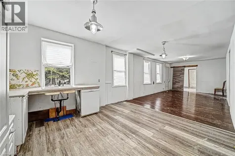 36 River Street Thorold ON L0S 1K0