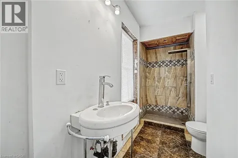 36 River Street Thorold ON L0S 1K0