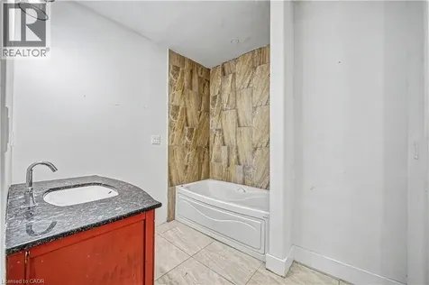 36 River Street Thorold ON L0S 1K0