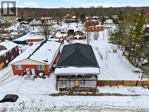 36 River Street Thorold ON L0S 1K0