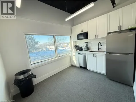 156 Parkdale Avenue North Hamilton ON L8H 5X2
