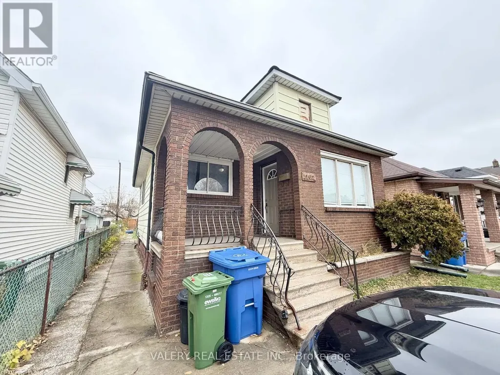1102 Langlois Ave Avenue Windsor ON N9A 2H5