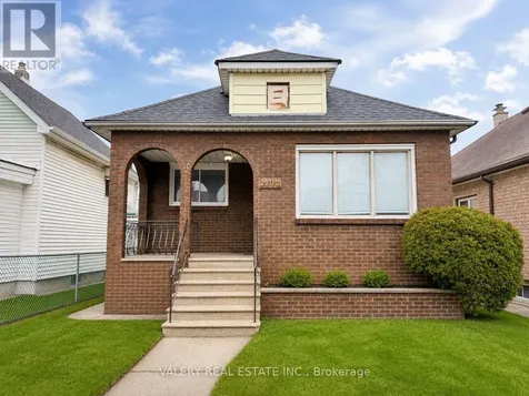 1102 Langlois Ave Avenue Windsor ON N9A 2H5