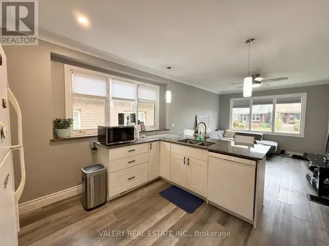 1102 Langlois Ave Avenue Windsor ON N9A 2H5