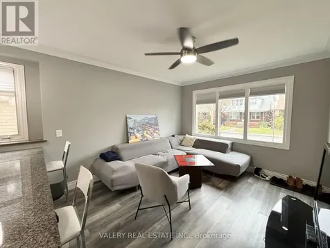 1102 Langlois Ave Avenue Windsor ON N9A 2H5