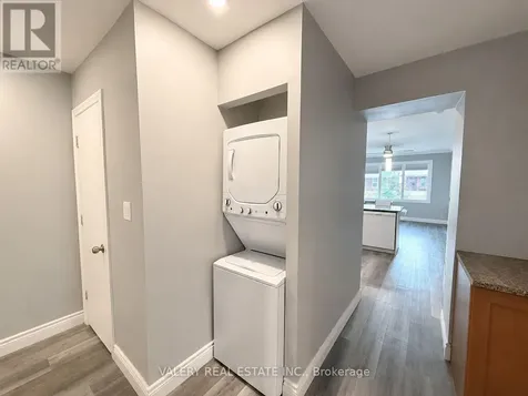 1102 Langlois Ave Avenue Windsor ON N9A 2H5