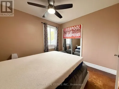 1102 Langlois Ave Avenue Windsor ON N9A 2H5