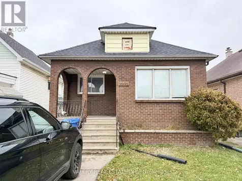 1102 Langlois Ave Avenue Windsor ON N9A 2H5