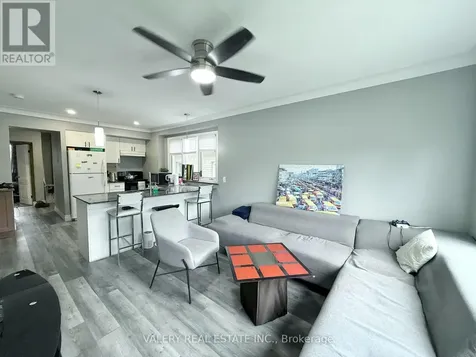 1102 Langlois Ave Avenue Windsor ON N9A 2H5