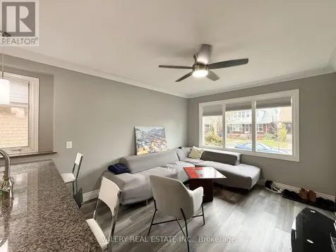 1102 Langlois Ave Avenue Windsor ON N9A 2H5