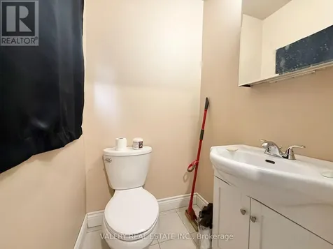 1102 Langlois Ave Avenue Windsor ON N9A 2H5