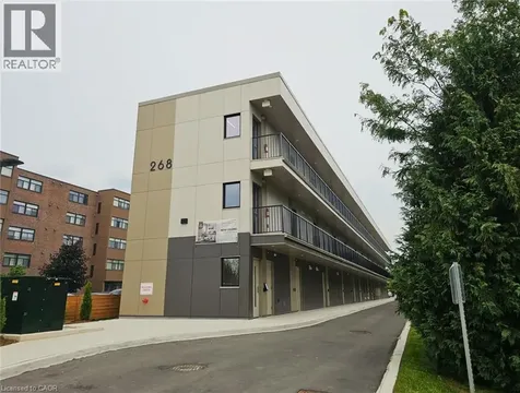 268 Oakdale Avenue St. Catharines ON L2P 2K4