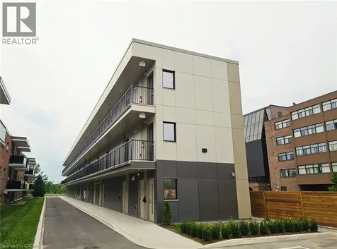 268 Oakdale Avenue St. Catharines ON L2P 2K4