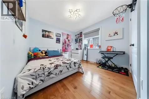 59 Greti Drive Hamilton ON L9B 0E3
