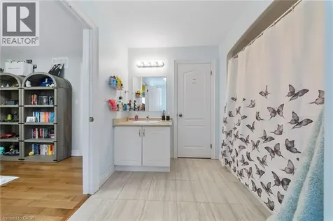 59 Greti Drive Hamilton ON L9B 0E3