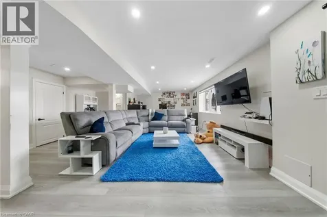 59 Greti Drive Hamilton ON L9B 0E3